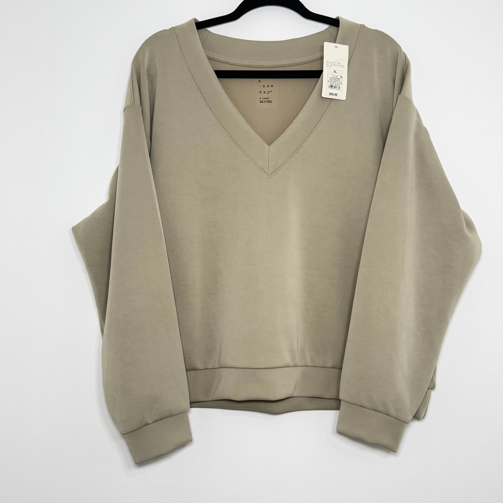 A New Day Sandwash V-Neck Sweatshirt XL Boxy Cropped Light Green